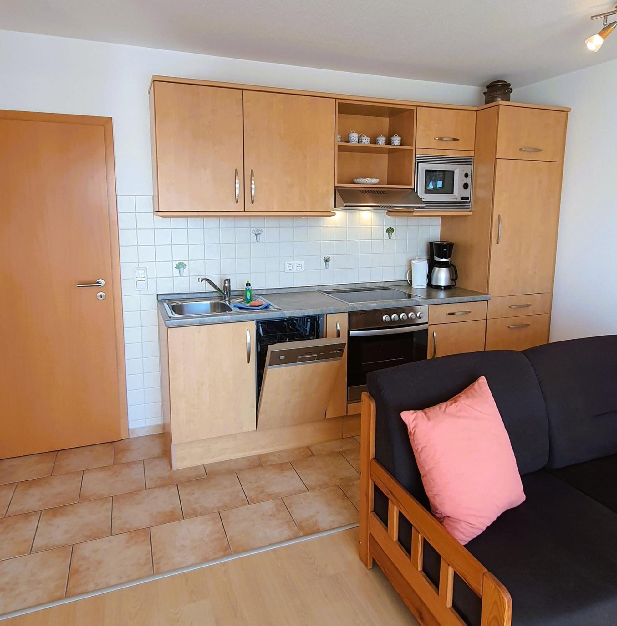 Fritz_Reuter_Str_Sonnenuhr_Whg_7 Apartamento Zingst Exterior foto