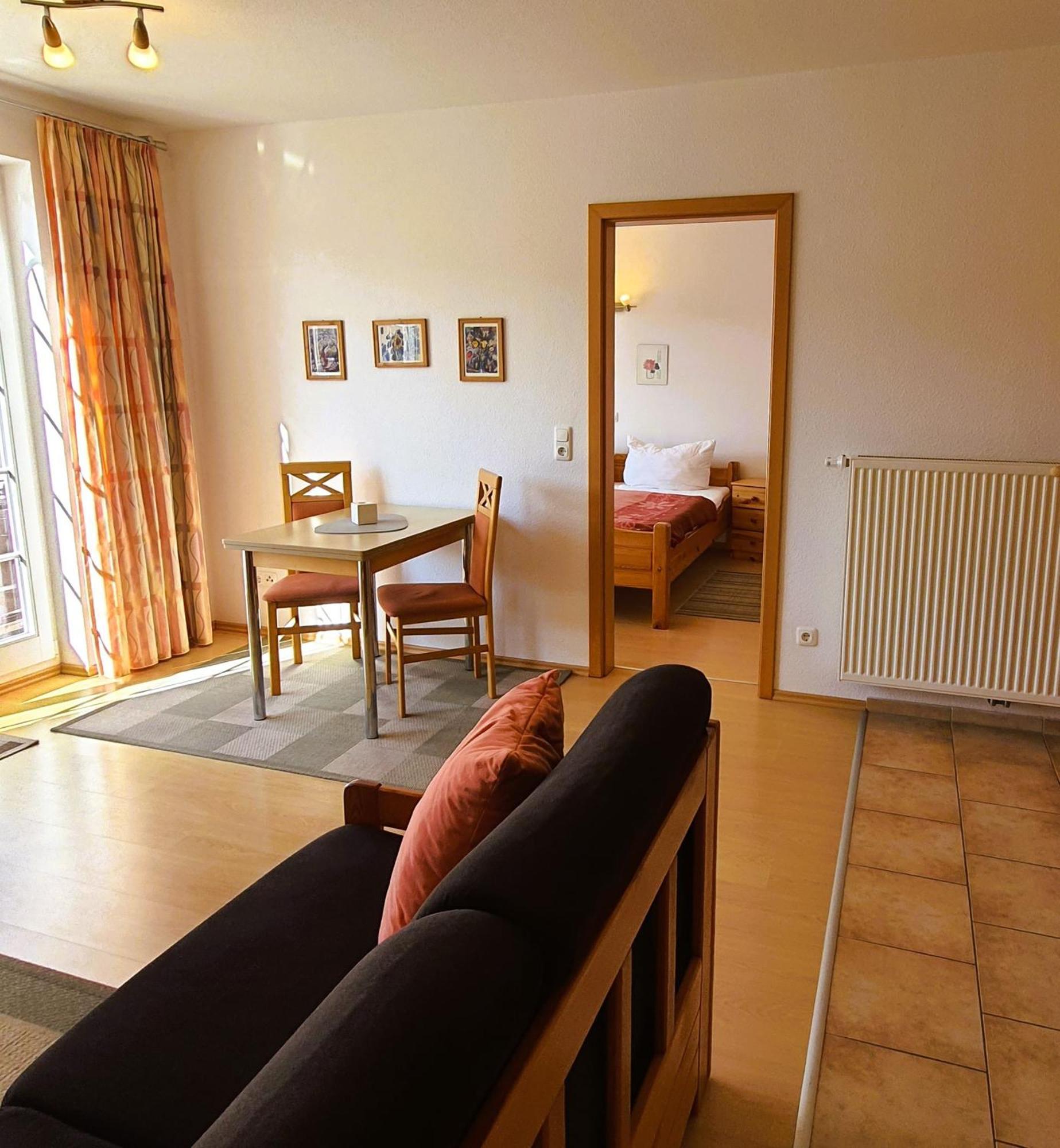 Fritz_Reuter_Str_Sonnenuhr_Whg_7 Apartamento Zingst Exterior foto